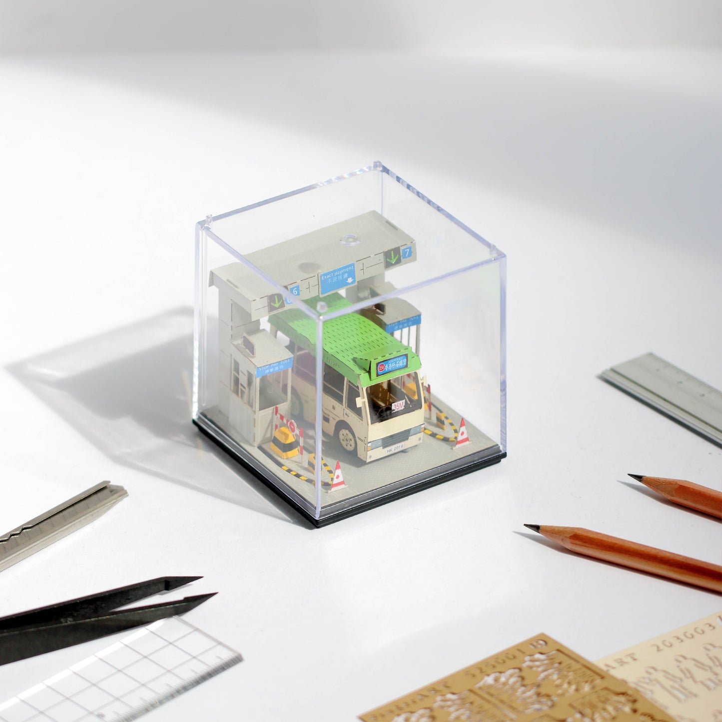 Green Minibus - FingerART Paper Miniature Model (HK-5811)
